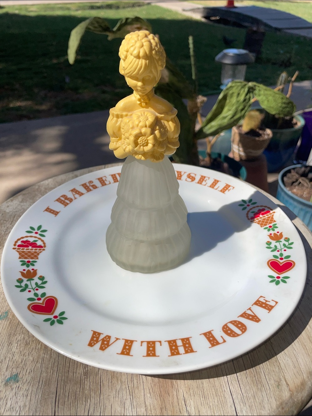 AVON vintage Collectibles SWEET honesty & baked with Love plate